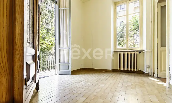 Rexer-Torino-Esclusiva-Villa-in-Crocetta-con-Giardino-Privato-Due-Livelli-e-Due-Posti-Auto-Altro