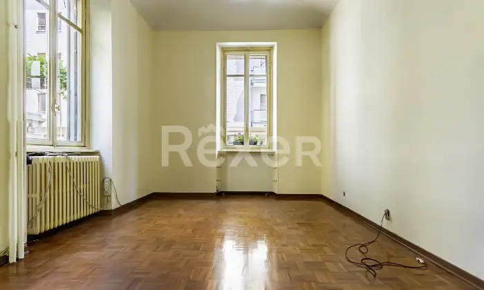 Rexer-Torino-Esclusiva-Villa-in-Crocetta-con-Giardino-Privato-Due-Livelli-e-Due-Posti-Auto-Altro