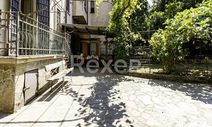 Rexer-Torino-Esclusiva-Villa-in-Crocetta-con-Giardino-Privato-Due-Livelli-e-Due-Posti-Auto-Altro