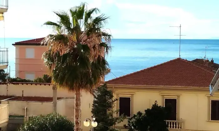 Rexer-San-Vincenzo-Appartamento-San-Vincenzo-mt-dal-mare-Terrazzo