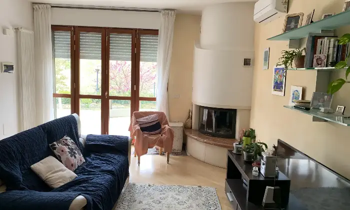 Rexer-Urbino-Urbino-Via-Carnevali-Ampio-quadrilocale-con-ingresso-indipendente-giardino-e-garage-Altro