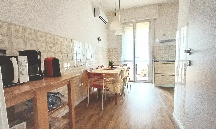 Rexer-Firenze-Accogliente-appartamento-di-design-pronto-per-essere-vissuto-con-CIN-Cucina