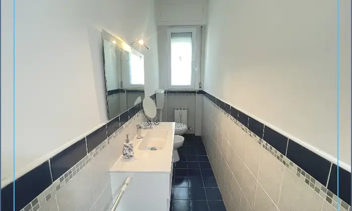 Rexer-Firenze-Accogliente-appartamento-di-design-pronto-per-essere-vissuto-con-CIN-Bagno