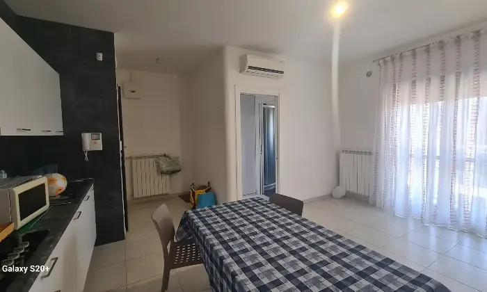 Rexer-Foggia-Luminoso-appartamento-in-zona-signorile-Ingresso
