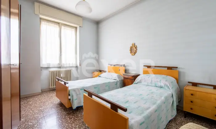 Rexer-Abbiategrasso-Quadrilocale-con-cantina-Altro