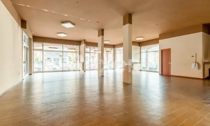 Rexer-Calolziocorte-Locale-Commerciale-in-ottime-condizioni-Altro