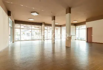 Rexer-Calolziocorte-Locale-Commerciale-in-ottime-condizioni-Altro