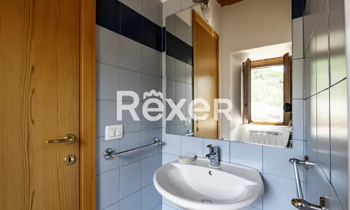 Rexer-Matelica-Tenuta-panoramica-tra-i-vigneti-di-Matelica-ospitalit-natura-e-design-Altro