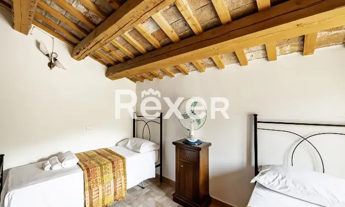 Rexer-Matelica-Tenuta-panoramica-tra-i-vigneti-di-Matelica-ospitalit-natura-e-design-Altro
