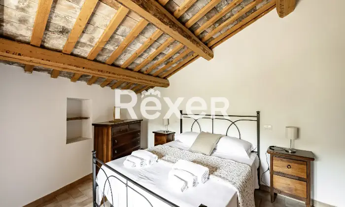 Rexer-Matelica-Tenuta-panoramica-tra-i-vigneti-di-Matelica-ospitalit-natura-e-design-Altro