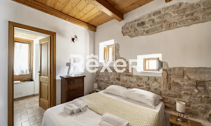 Rexer-Matelica-Tenuta-panoramica-tra-i-vigneti-di-Matelica-ospitalit-natura-e-design-Altro