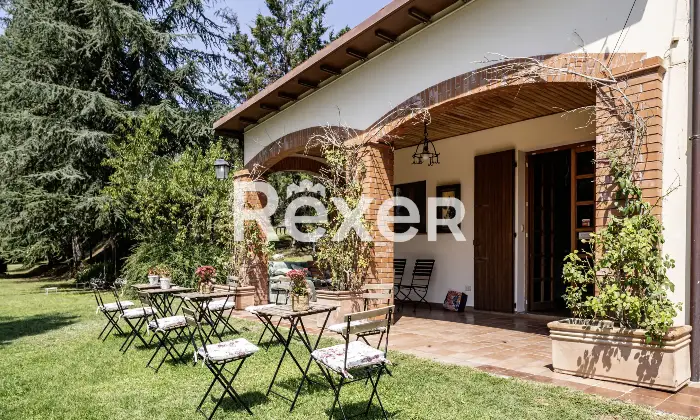 Rexer-Matelica-Tenuta-panoramica-tra-i-vigneti-di-Matelica-ospitalit-natura-e-design-Altro