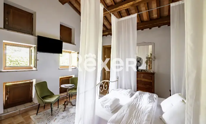 Rexer-Matelica-Tenuta-panoramica-tra-i-vigneti-di-Matelica-ospitalit-natura-e-design-Altro
