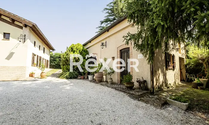 Rexer-Matelica-Tenuta-panoramica-tra-i-vigneti-di-Matelica-ospitalit-natura-e-design-Altro
