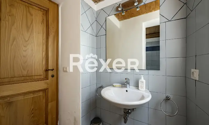 Rexer-Matelica-Tenuta-panoramica-tra-i-vigneti-di-Matelica-ospitalit-natura-e-design-Altro
