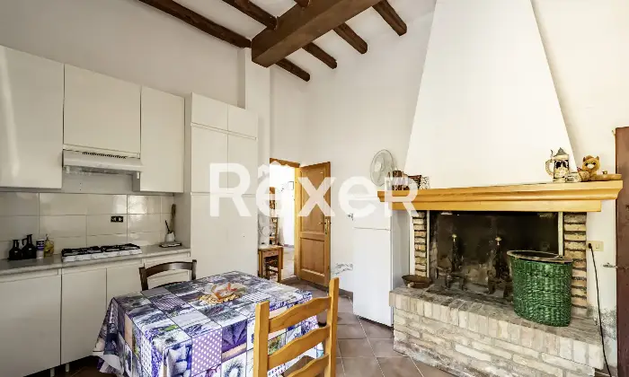 Rexer-Matelica-Tenuta-panoramica-tra-i-vigneti-di-Matelica-ospitalit-natura-e-design-Altro
