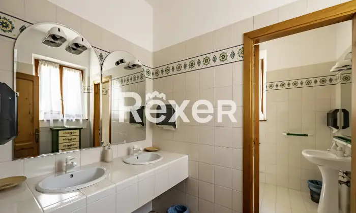 Rexer-Matelica-Tenuta-panoramica-tra-i-vigneti-di-Matelica-ospitalit-natura-e-design-Altro