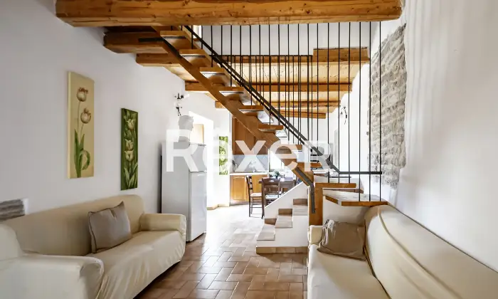 Rexer-Matelica-Tenuta-panoramica-tra-i-vigneti-di-Matelica-ospitalit-natura-e-design-Altro