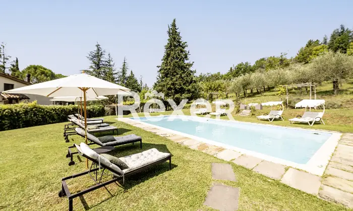 Rexer-Matelica-Tenuta-panoramica-tra-i-vigneti-di-Matelica-ospitalit-natura-e-design-Altro