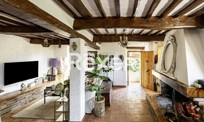 Rexer-Matelica-Tenuta-panoramica-tra-i-vigneti-di-Matelica-ospitalit-natura-e-design-Altro