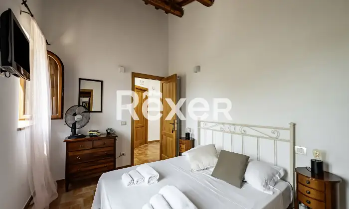 Rexer-Matelica-Tenuta-panoramica-tra-i-vigneti-di-Matelica-ospitalit-natura-e-design-Altro