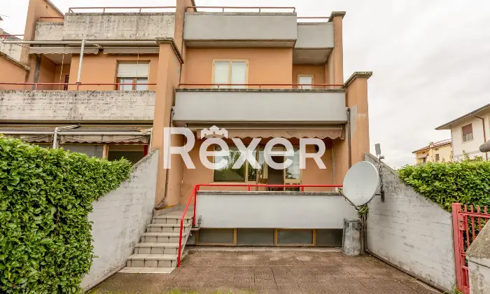 Rexer-Boltiere-Splendida-villa-a-schiera-con-giardino-e-terrazzo-Boltiere-Altro