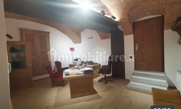 Rexer-Ivrea-Vendo-appartamento-nel-centro-storico-unico-nel-suo-genere-Studio