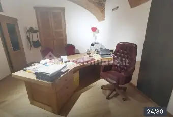 Rexer-Ivrea-Vendo-appartamento-nel-centro-storico-unico-nel-suo-genere-Studio