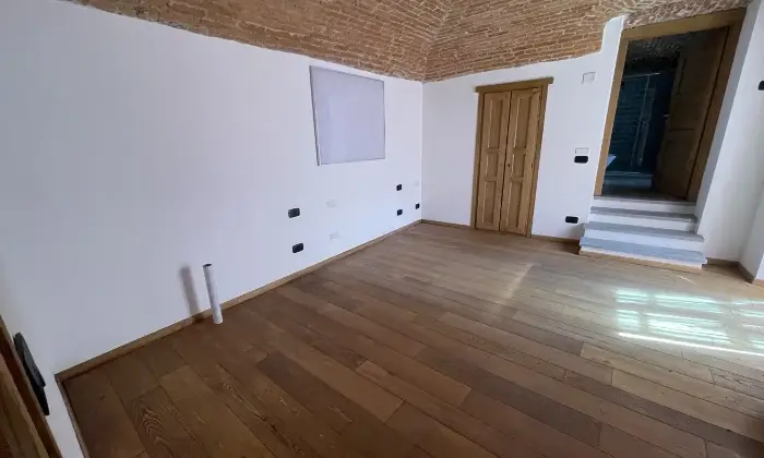 Rexer-Ivrea-Vendo-appartamento-nel-centro-storico-unico-nel-suo-genere-Camera