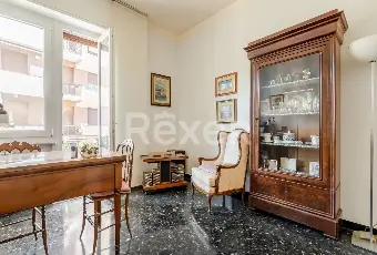 Rexer-Genova-Ampio-Appartamento-con-Balconi-e-Cantina-in-Zona-Tranquilla-Altro