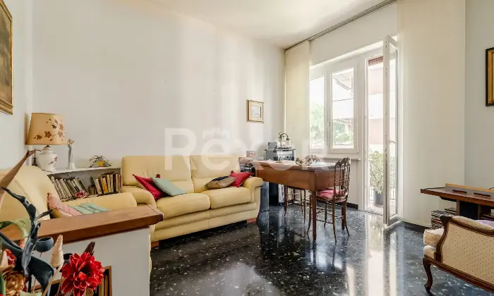 Rexer-Genova-Ampio-Appartamento-con-Balconi-e-Cantina-in-Zona-Tranquilla-Altro