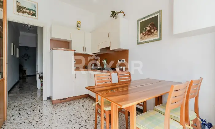 Rexer-Genova-Ampio-Appartamento-con-Balconi-e-Cantina-in-Zona-Tranquilla-Altro