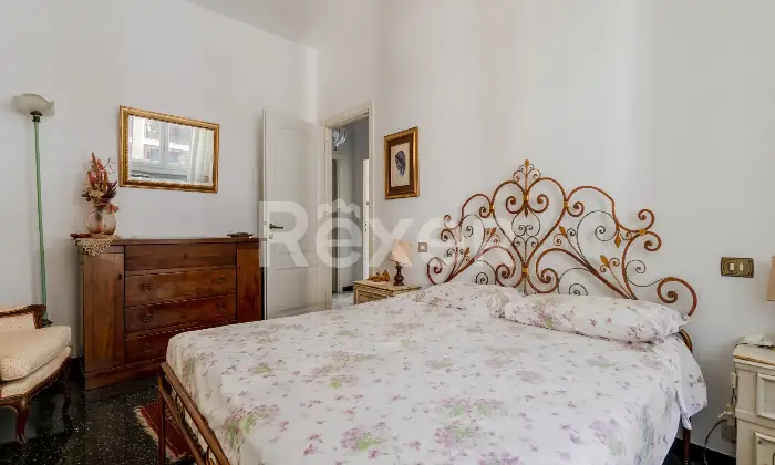 Rexer-Genova-Ampio-Appartamento-con-Balconi-e-Cantina-in-Zona-Tranquilla-Altro