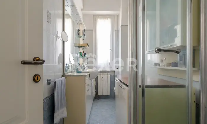 Rexer-Genova-Ampio-Appartamento-con-Balconi-e-Cantina-in-Zona-Tranquilla-Altro