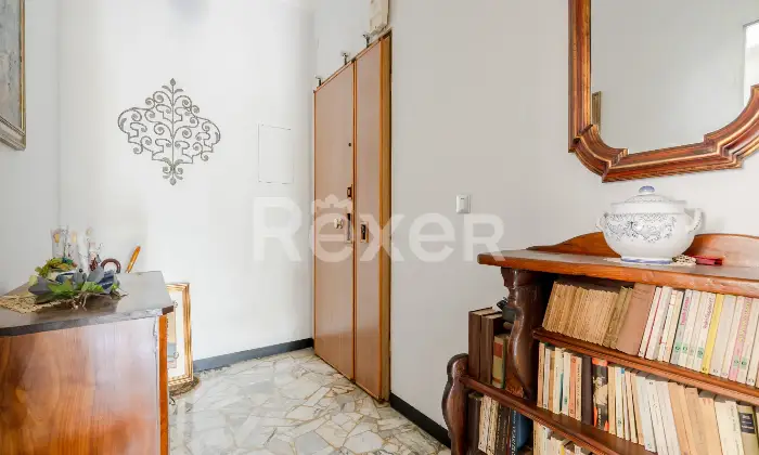 Rexer-Genova-Ampio-Appartamento-con-Balconi-e-Cantina-in-Zona-Tranquilla-Altro
