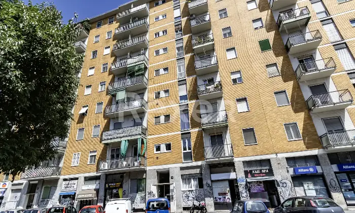 Rexer-Milano-Famagosta-Piazza-Miani-ampio-bilocale-con-due-balconi-disponibile-anche-un-box-auto-Altro