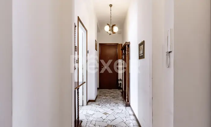 Rexer-Milano-Famagosta-Piazza-Miani-ampio-bilocale-con-due-balconi-disponibile-anche-un-box-auto-Altro