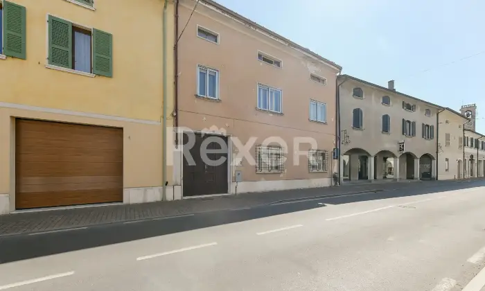 Rexer-Pavone-del-Mella-Casa-indipendente-con-ampi-spazi-e-cortile-privato-In-centro-paese-Altro