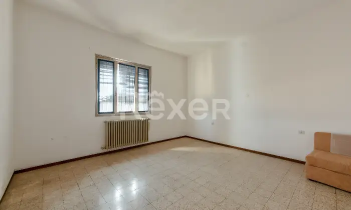 Rexer-Pavone-del-Mella-Casa-indipendente-con-ampi-spazi-e-cortile-privato-In-centro-paese-Altro