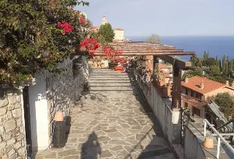 Rexer-Latte-Villa-in-vendita-in-via-Ciabauda-Ventimiglia-Altro