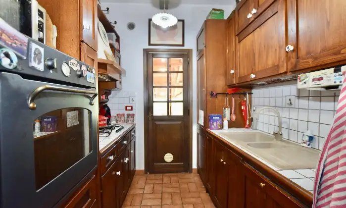 Rexer-Piombino-Villa-con-vista-mare-giardino-e-uliveto-a-Piombino-Cucina