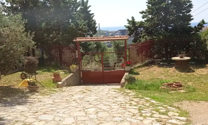 Rexer-Piombino-Villa-con-vista-mare-giardino-e-uliveto-a-Piombino-Giardino