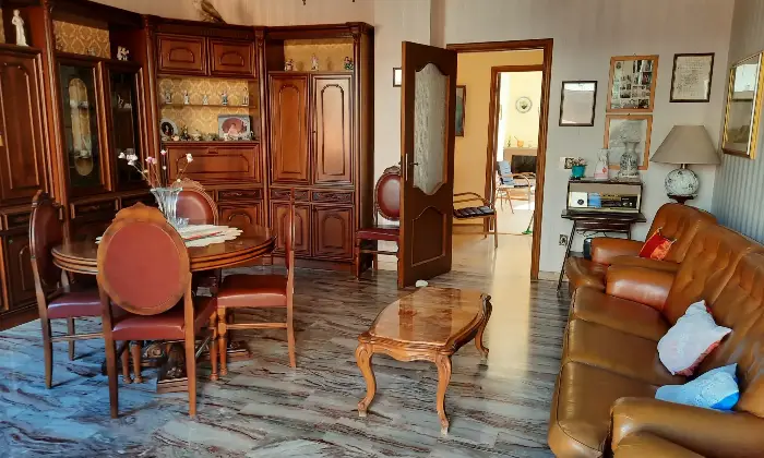Rexer-Nicotera-Quadrilocale-in-vendita-in-via-Corte-Salone