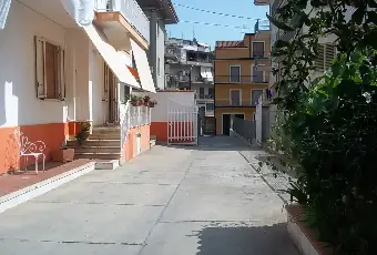Rexer-Nicotera-Quadrilocale-in-vendita-in-via-Corte-Zone-comuni