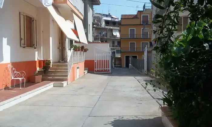 Rexer-Nicotera-Quadrilocale-in-vendita-in-via-Corte-Zone-comuni