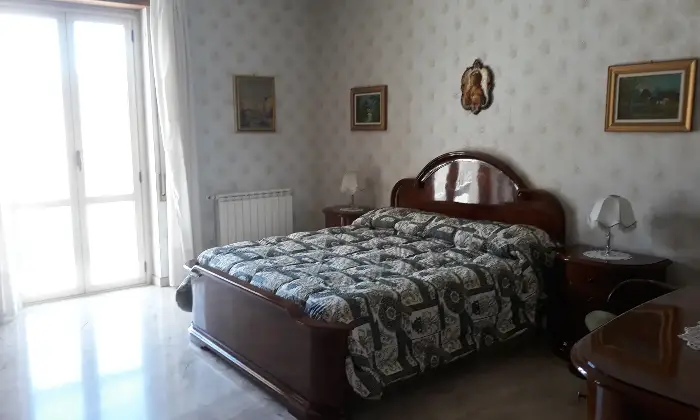 Rexer-Nicotera-Quadrilocale-in-vendita-in-via-Corte-Camera-da-letto-matrimoniale