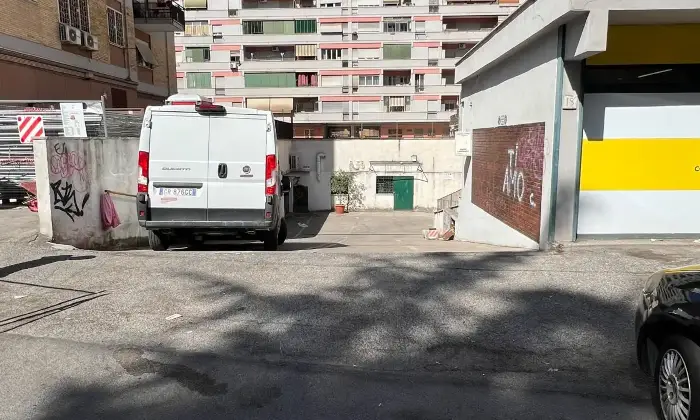 Rexer-Roma-GARAGEBOX-Via-Sandro-Sandri-Casal-Bruciato-Ingresso