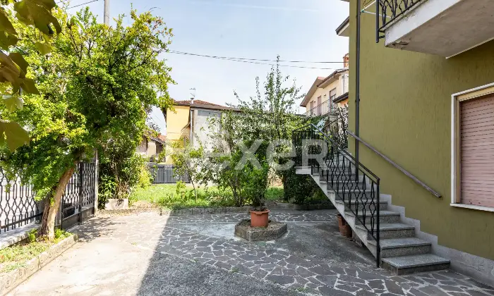 Rexer-Spirano-Villa-bifamiliare-con-giardino-Altro