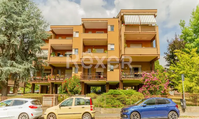 Rexer-Chieri-Ampio-appartamento-con-Terrazzino-Box-Auto-e-Posto-auto-Altro
