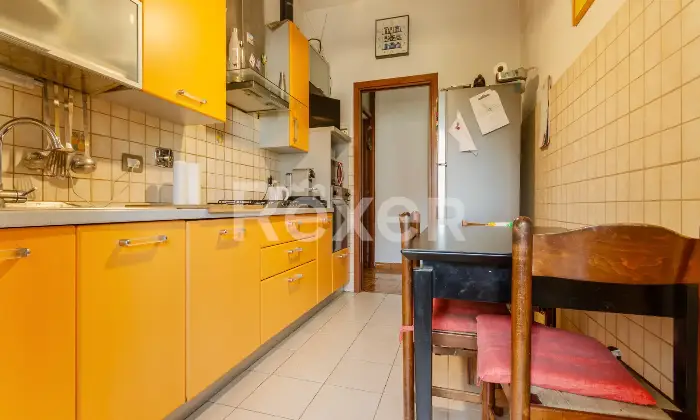 Rexer-Chieri-Ampio-appartamento-con-Terrazzino-Box-Auto-e-Posto-auto-Altro